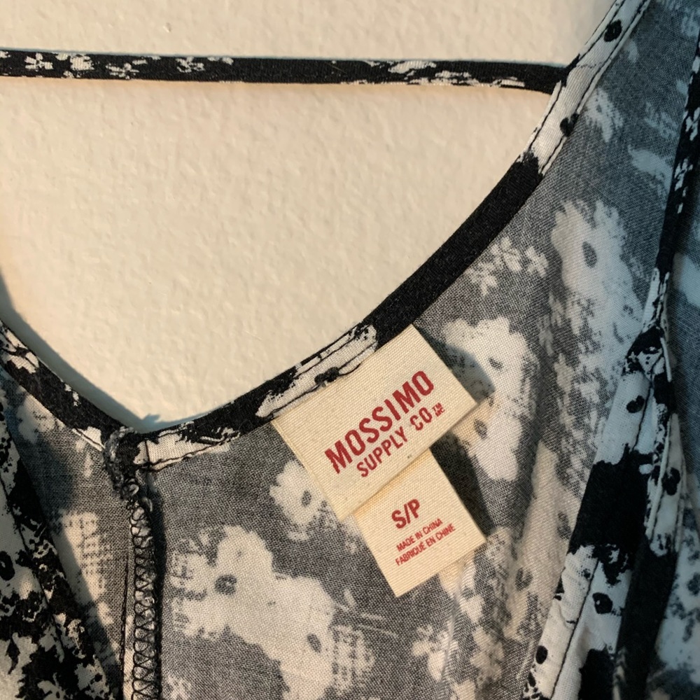 Flowwy tank top.